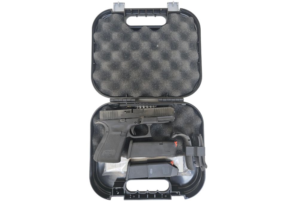 gebr. GLOCK 19 Gen. 5 mit Reservemagazin im Originalkoffer mit Zubehör. Zustand: Neuwertig, NPR €865,00