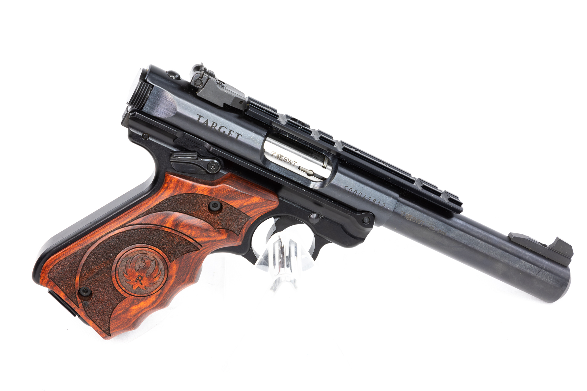 gebr. RUGER Mark IV Target mit Holzgriffschalen mit Reservemagazin im Originalkarton, Zustand: Neuwertig, NPR: € 1.129,00 gebr. RUGER Mark IV Target mit Holzgriffschalen mit Reservemagazin im Originalkarton, Zustand: Neuwertig, NPR: € 1.129,00