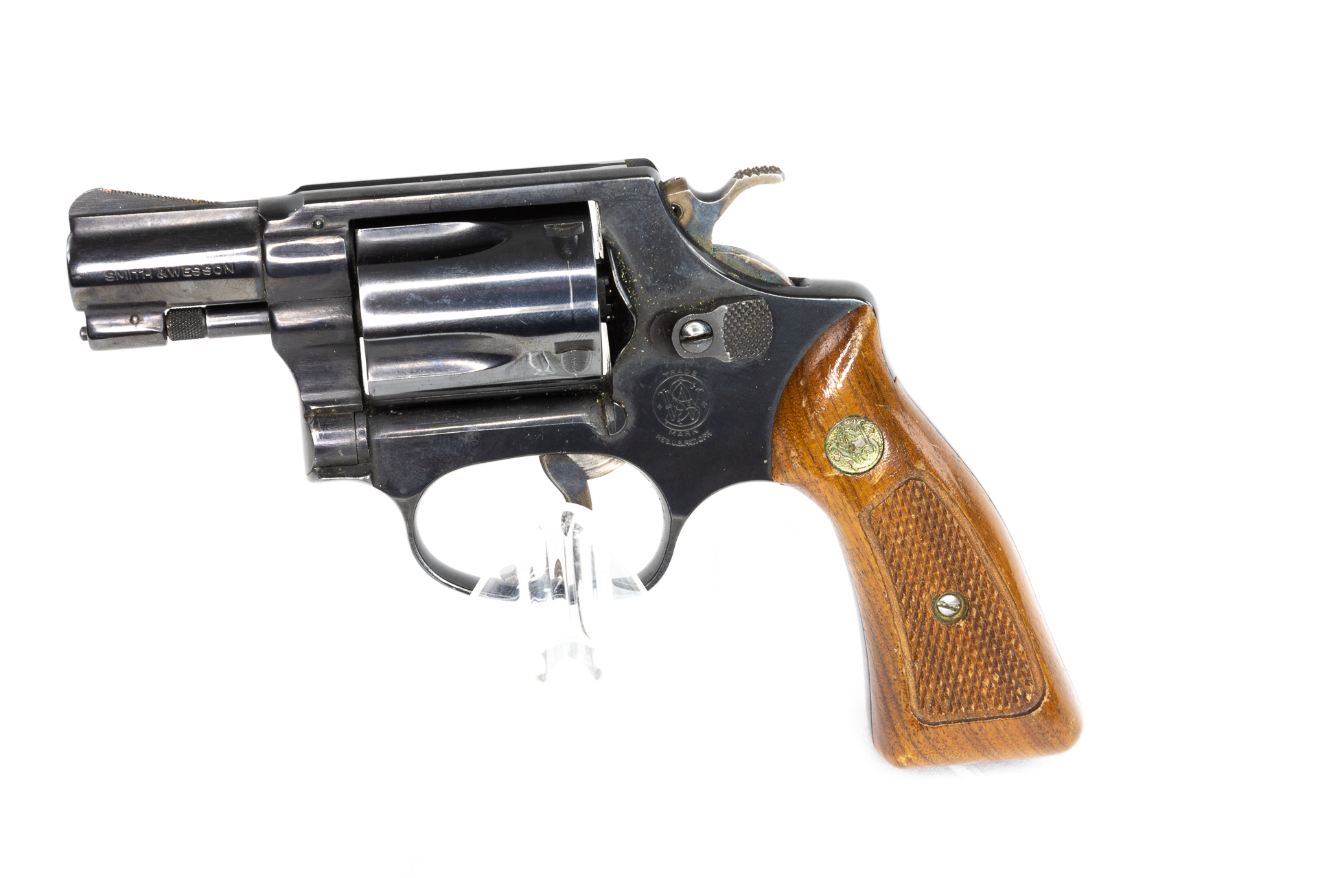 gebr. SMITH & WESSON Revolver Mod. 36 mit Holzgriff 2"-Lauf und Lederholster Zustand: Sehr gut gebr. SMITH & WESSON Revolver Mod. 36 mit Holzgriff 2"-Lauf und Lederholster Zustand: Sehr gut