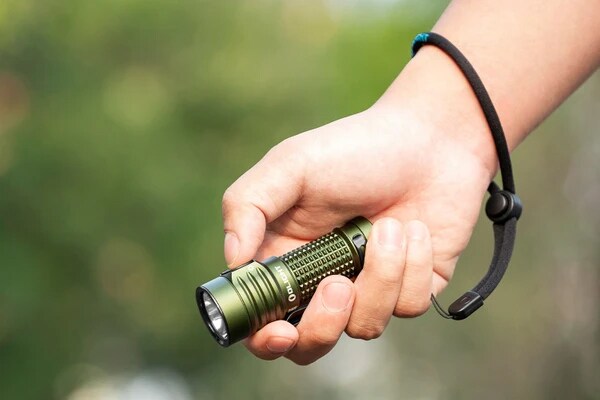 OLIGHT Baton Turbo 